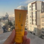 کرم ضدآفتاب و ضدلک بی‌رنگ لافارر مدل SPF50، مناسب پوست‌های چرب، حجم 40 میلی‌لیتر
