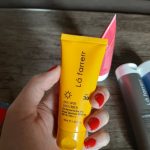 کرم ضدآفتاب و ضدلک بی‌رنگ لافارر مدل SPF30، مناسب پوست‌های خشک و معمولی، حجم 40 میلی‌لیتر