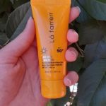 کرم ضدآفتاب و ضدلک بی‌رنگ لافارر مدل SPF50، مناسب پوست‌های چرب، حجم 40 میلی‌لیتر