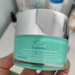 کرم دور چشم بایومارین مدل +AQUA LUCENT 40 حجم 15 میلی لیتر به همراه رولر ماساژ استنلس استیل
