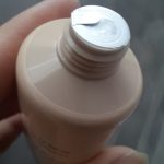 کرم پودر CC سینره، مناسب انواع پوست، تنالیته رنگ روشن و جلوه رنگ مات، با پوشانندگی بالا، حجم 40 میلی‌لیتر، با SPF40، بدون پارابن و رنگ شیمیایی، ضد التهاب، روشن کننده لک، آبرسان قوی، حاوی ویتامین C و عصاره بربری، مدل Light