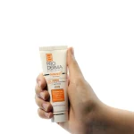 کرم ضد آفتاب فاقد چربی SPF50 پرودرما برای پوست های چرب و جوش دار ۴۰ میلی لیتر