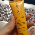 کرم ضدآفتاب و ضدلک بی‌رنگ لافارر مدل SPF50، مناسب پوست‌های چرب، حجم 40 میلی‌لیتر